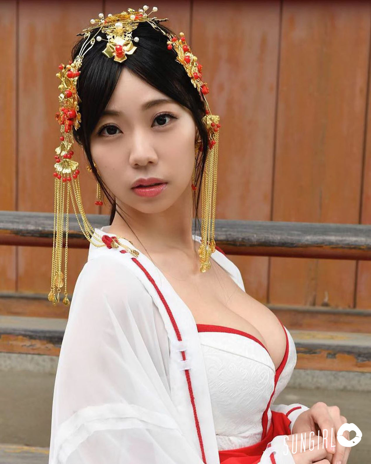 鈴木ふみ奈、布丁奶女優極致逆天身材 看3秒已經是極限!-第1章-图片6