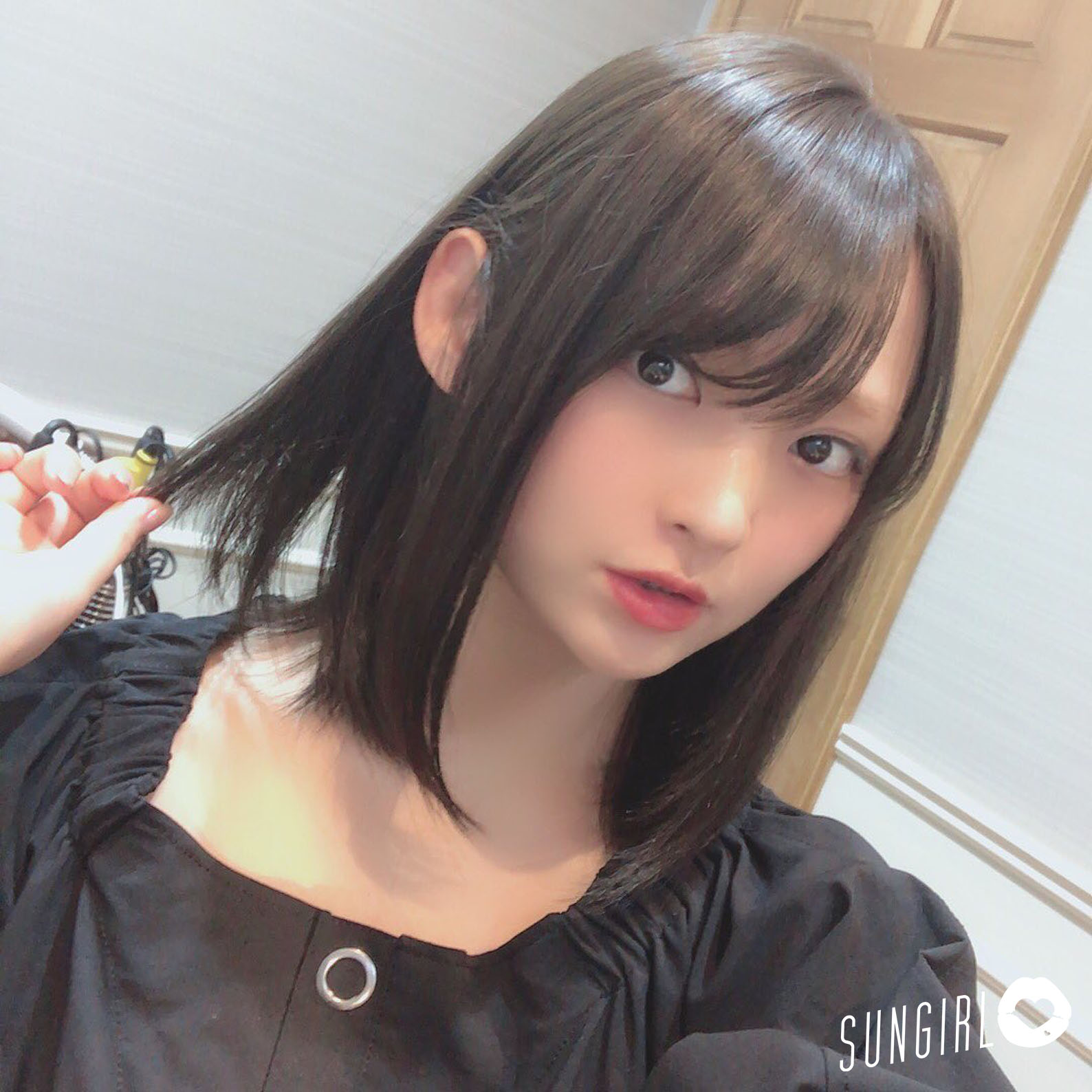 鈴木咲、性感貧乳女教師！大尺度寫真讓哥哥們都忍不住惹！-第1章-图片8