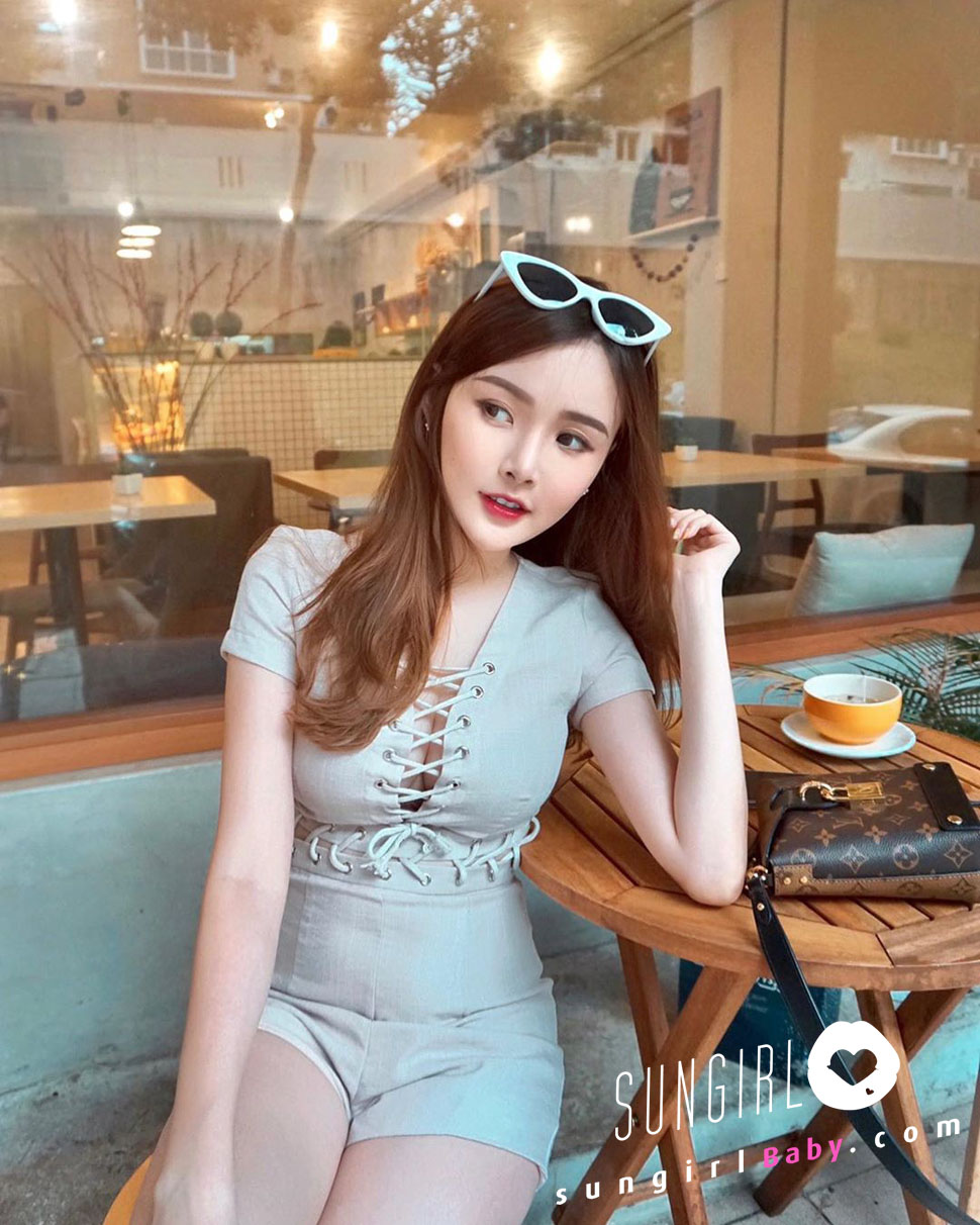 宜霏 Yifeis、大馬正妹超過42萬人追蹤 時尚博主豐滿上圍很搶鏡-第1章-图片1