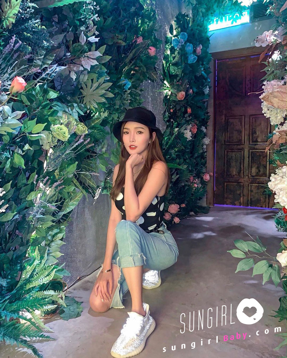 宜霏 Yifeis、大馬正妹超過42萬人追蹤 時尚博主豐滿上圍很搶鏡-第1章-图片10