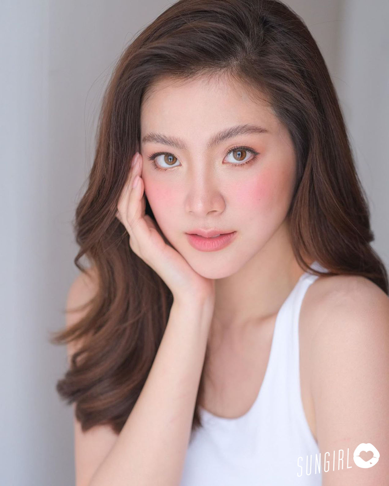 泰國正妹 平采娜 演員、初戀女神長大了!嘗試性感內衣廣告拍攝-第1章-图片2