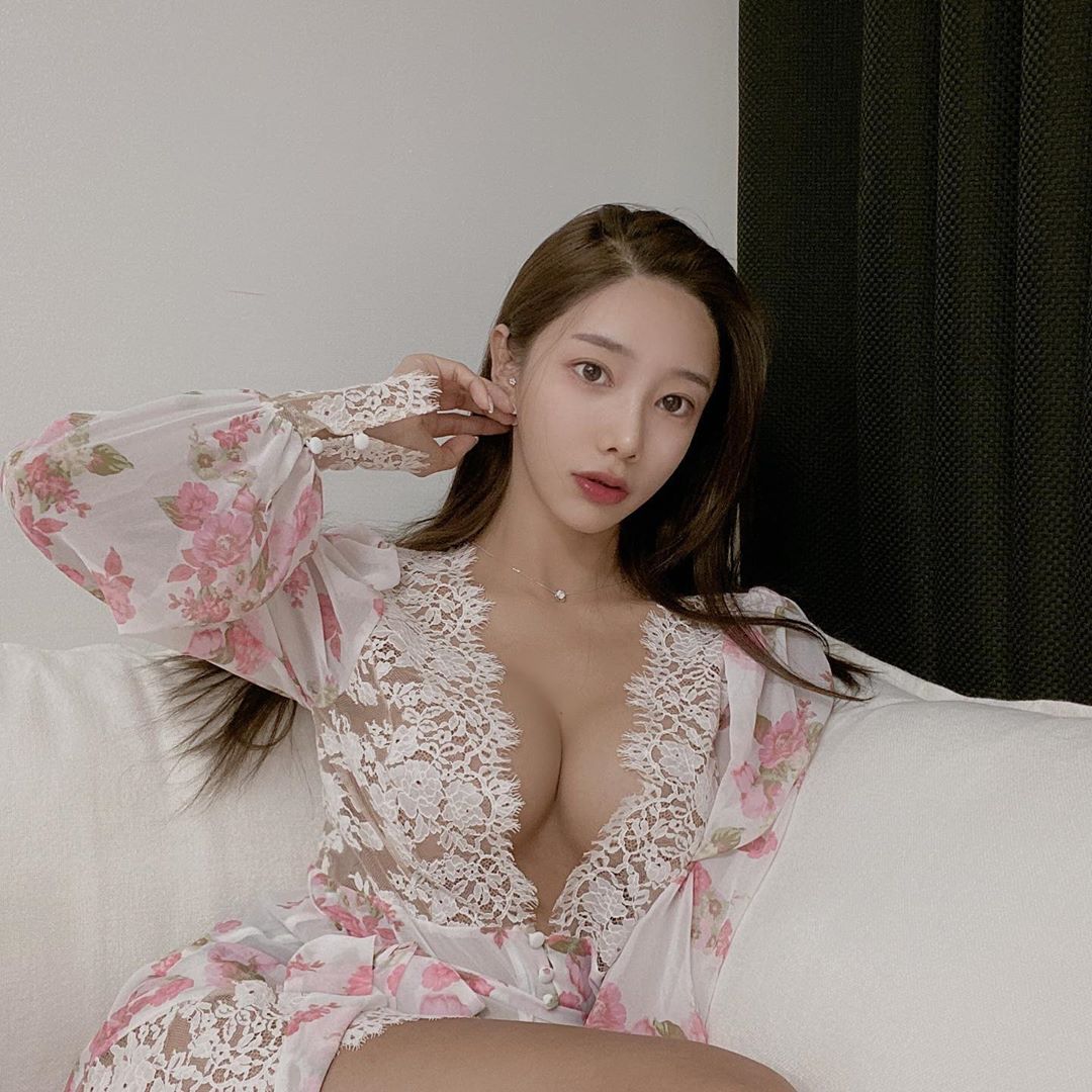 健美小姐半裸拍雜誌 　大曬23吋腰展現健康性感-第1章-图片10