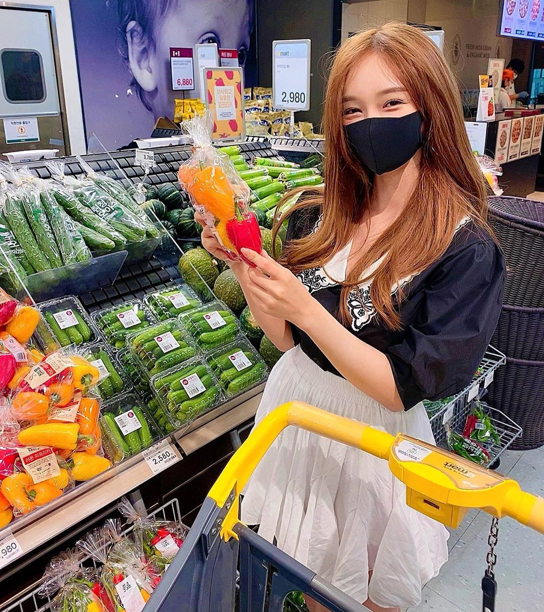 超市遇到超活潑南韓網紅正妹甜笑買菜-第1章-图片12