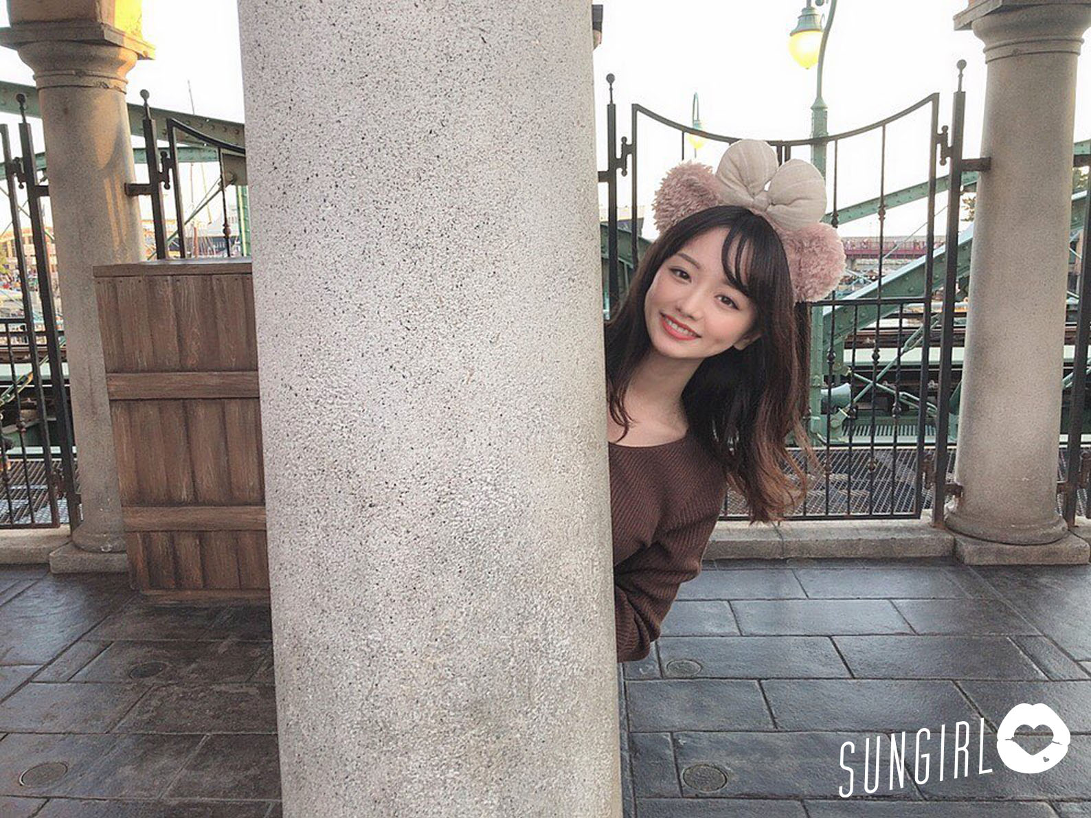 森香澄、日本美女主播 彎腰超有誠意示範滅火器胸前美景全都露-第1章-图片6