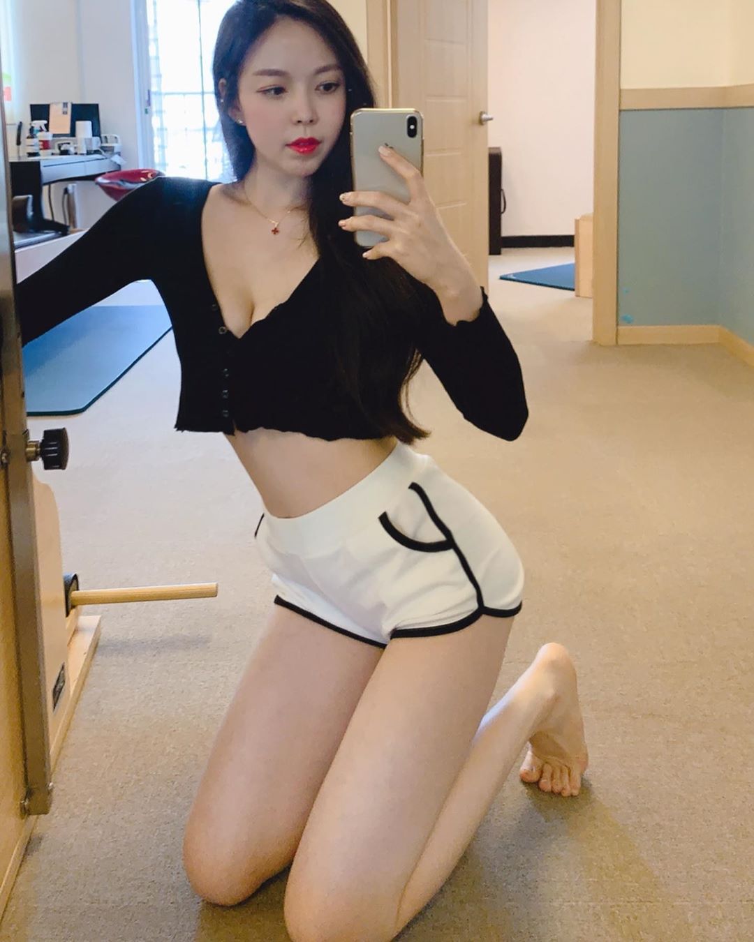 韓國「九頭身白皙辣妹」美腿視角有夠犯規！-第1章-图片2