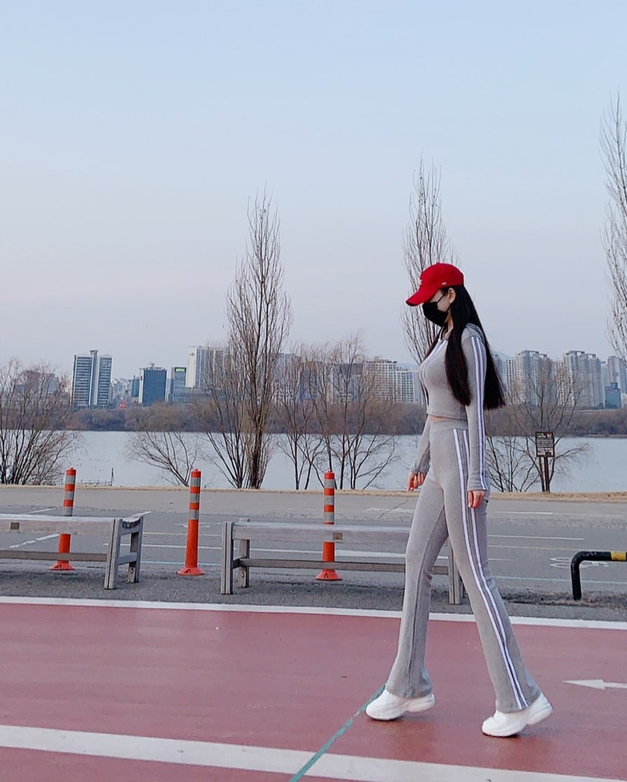 韓國「九頭身白皙辣妹」美腿視角有夠犯規！-第1章-图片32