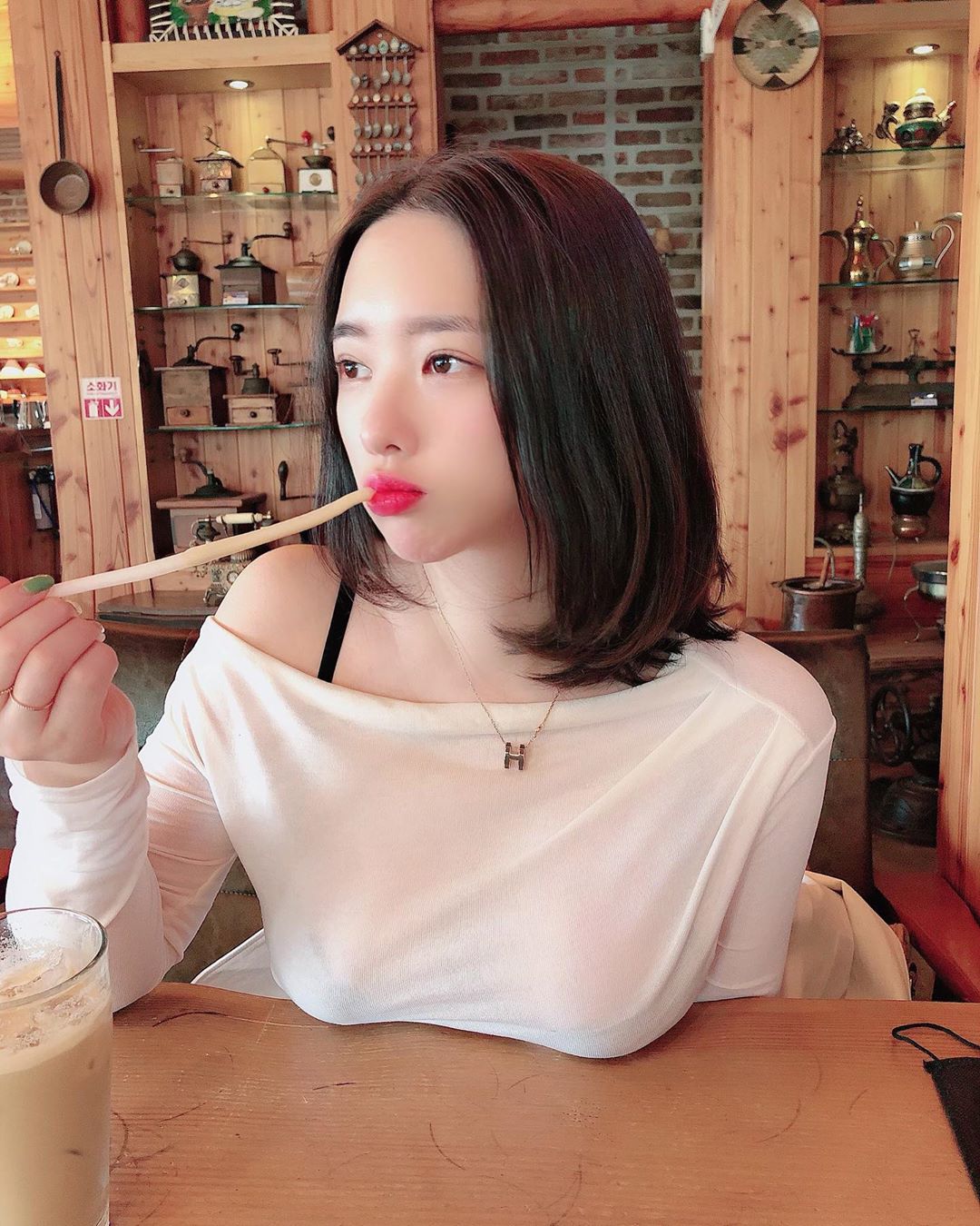 南韓爆乳網美「金娜賢」（김빛나라）居家自拍視角超邪惡-第1章-图片4