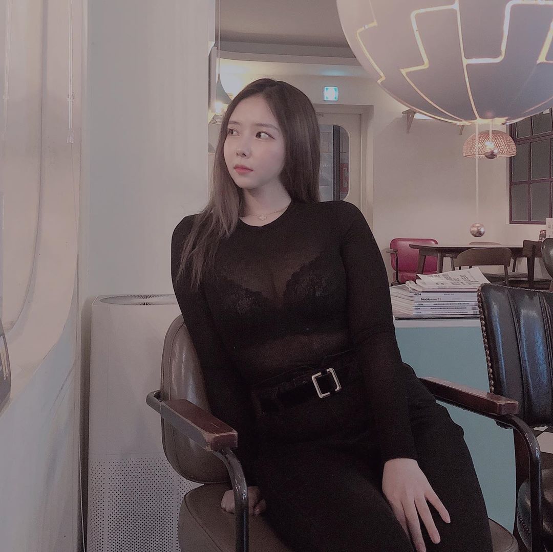 鄰家系「清純大姊姊」釋放飽滿大能量！-第1章-图片12