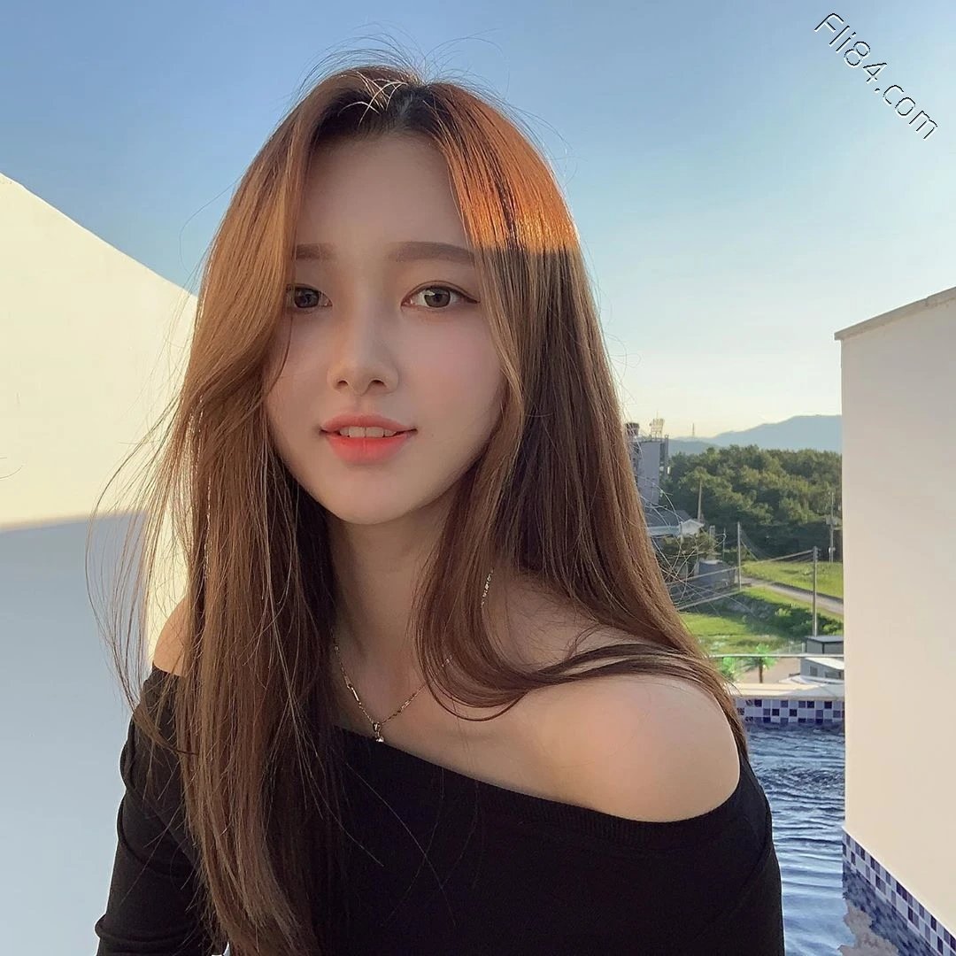 天菜級「氣質甜美正妹」燦爛笑容讓人融化！高顏值外型瞬間撩倒網友-第1章-图片13