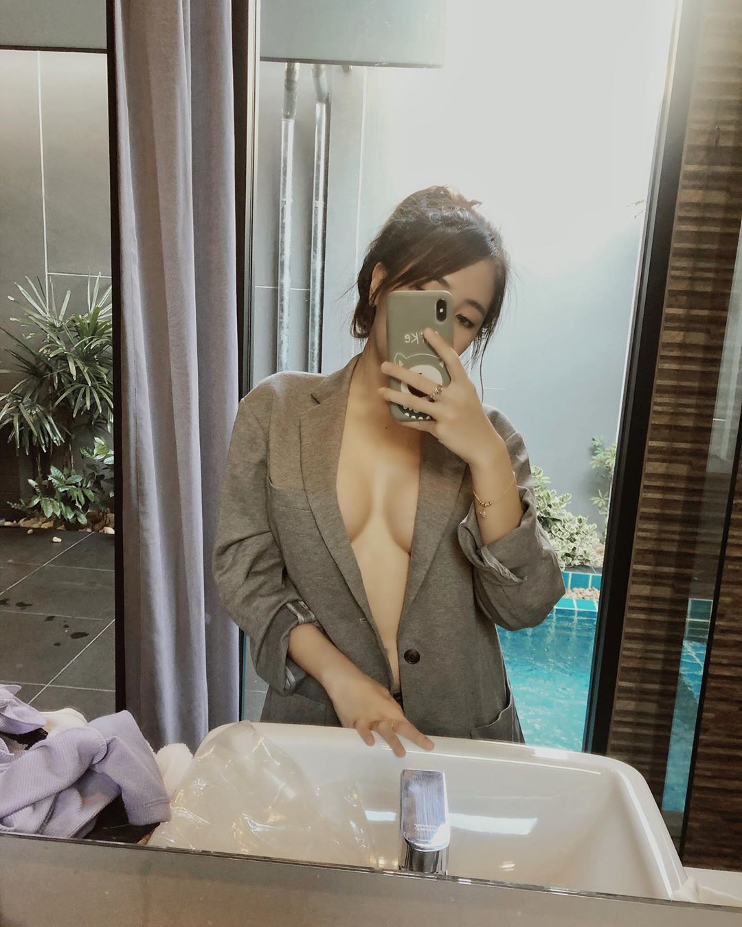 中空才是正義！泰國正妹日常不穿bra只是小意思！-第1章-图片2