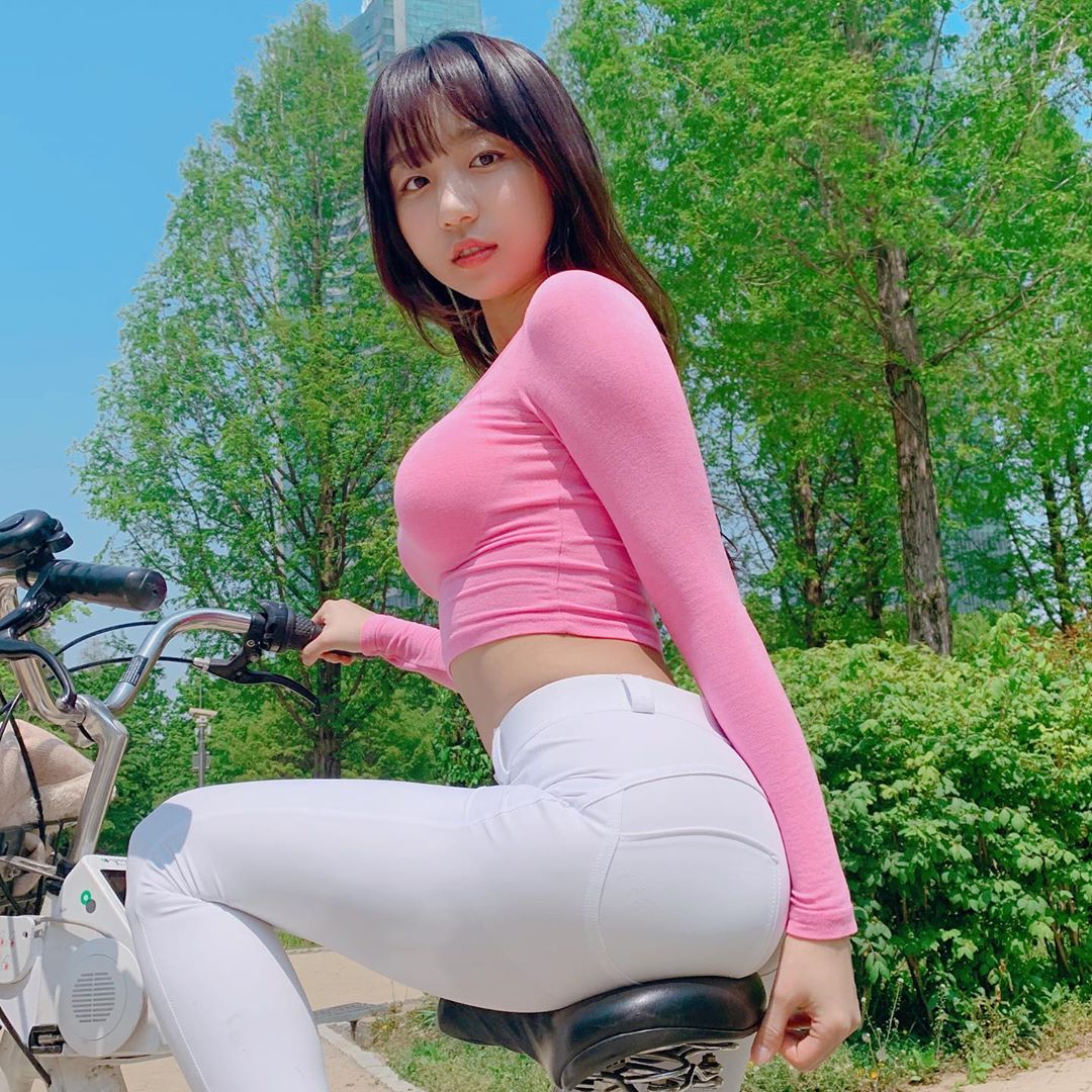 韓國 Henney居家性感小背心 直播玩動森問粉絲動唔動心-第1章-图片12