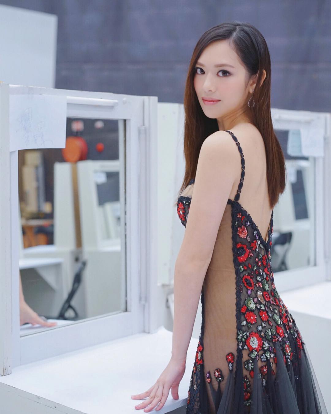 「港大校花」火辣穿透視裝 月經突然來了-第1章-图片6