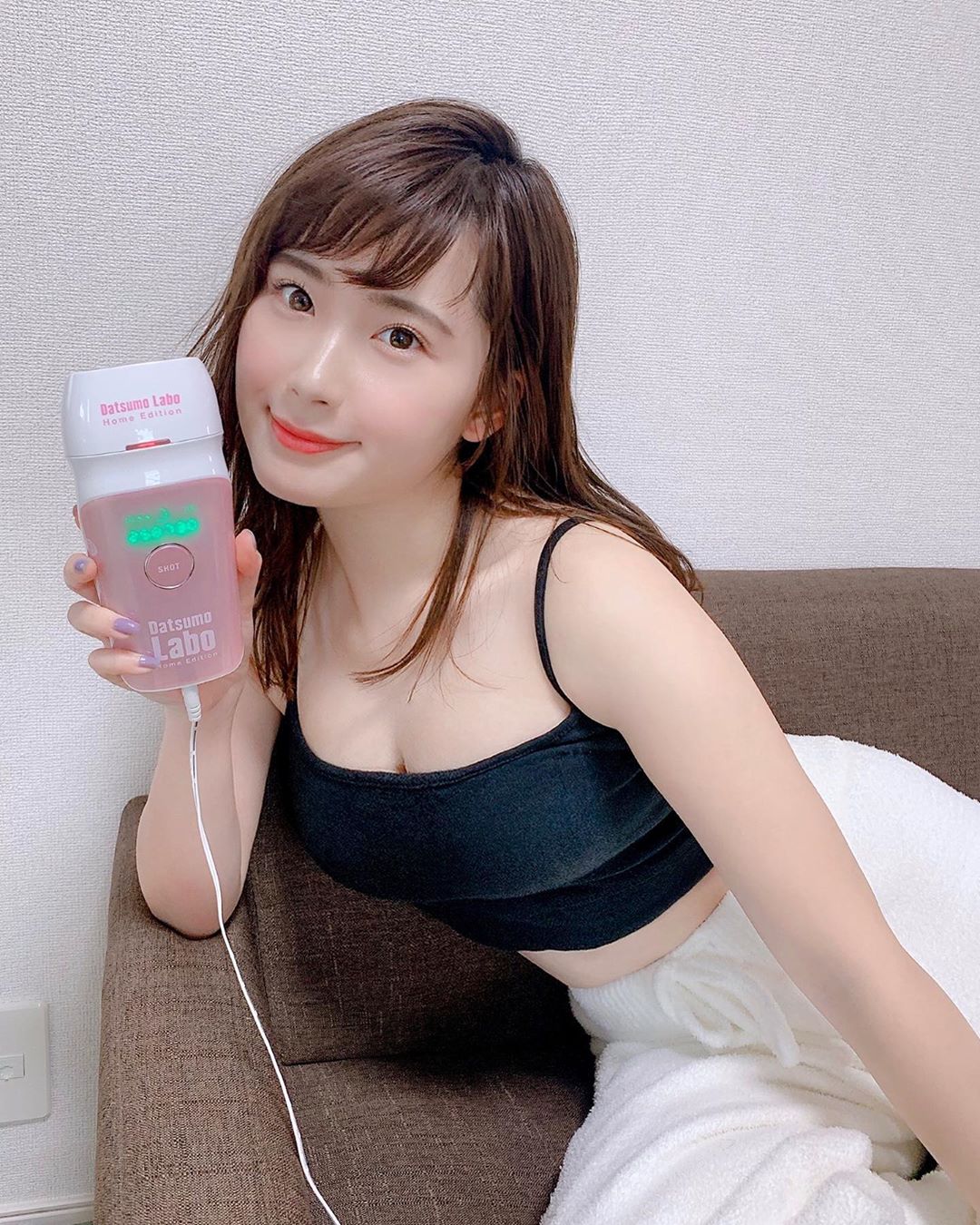 清純校花脫了！袒胸蹦出巨乳 車頭燈狂晃快走光-第1章-图片11