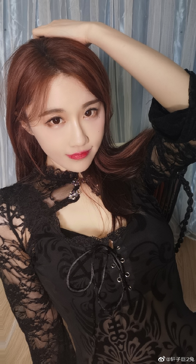 長腿直播主「軒子巨」-第1章-图片6