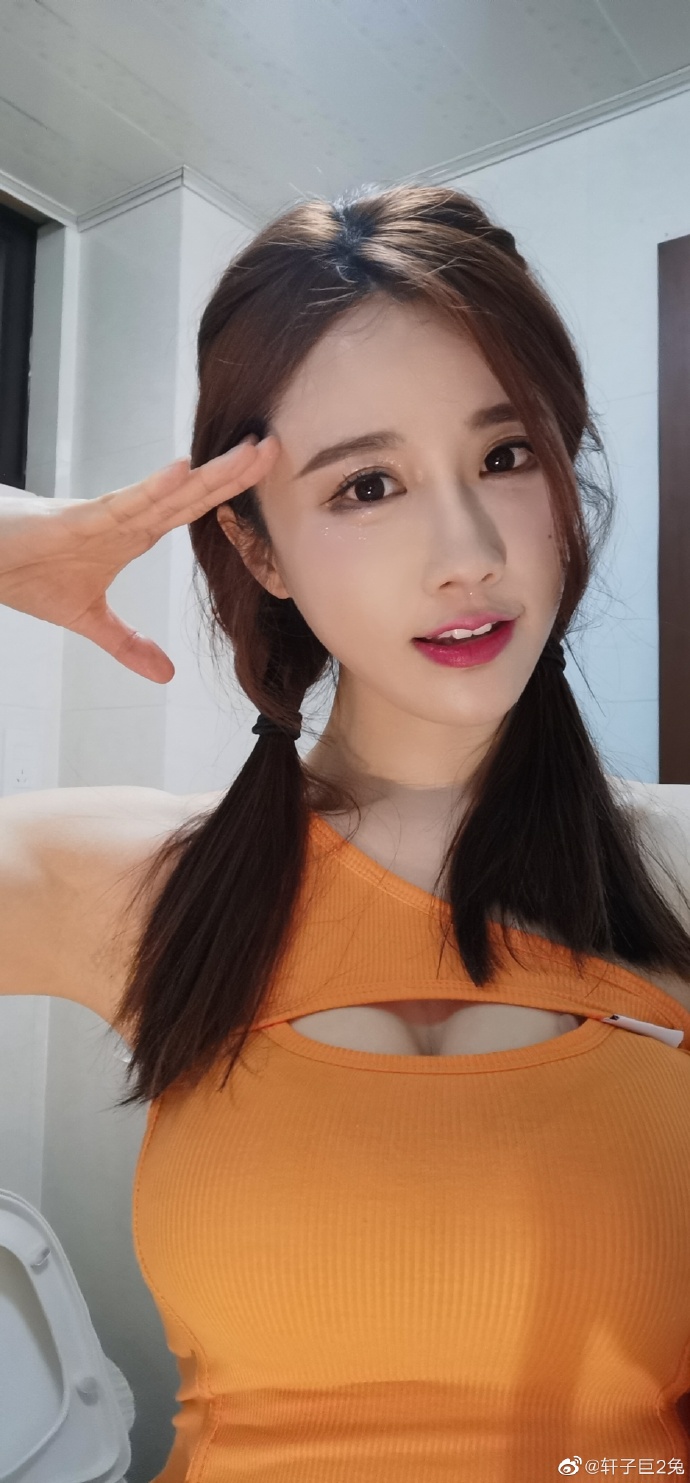 長腿直播主「軒子巨」-第1章-图片7