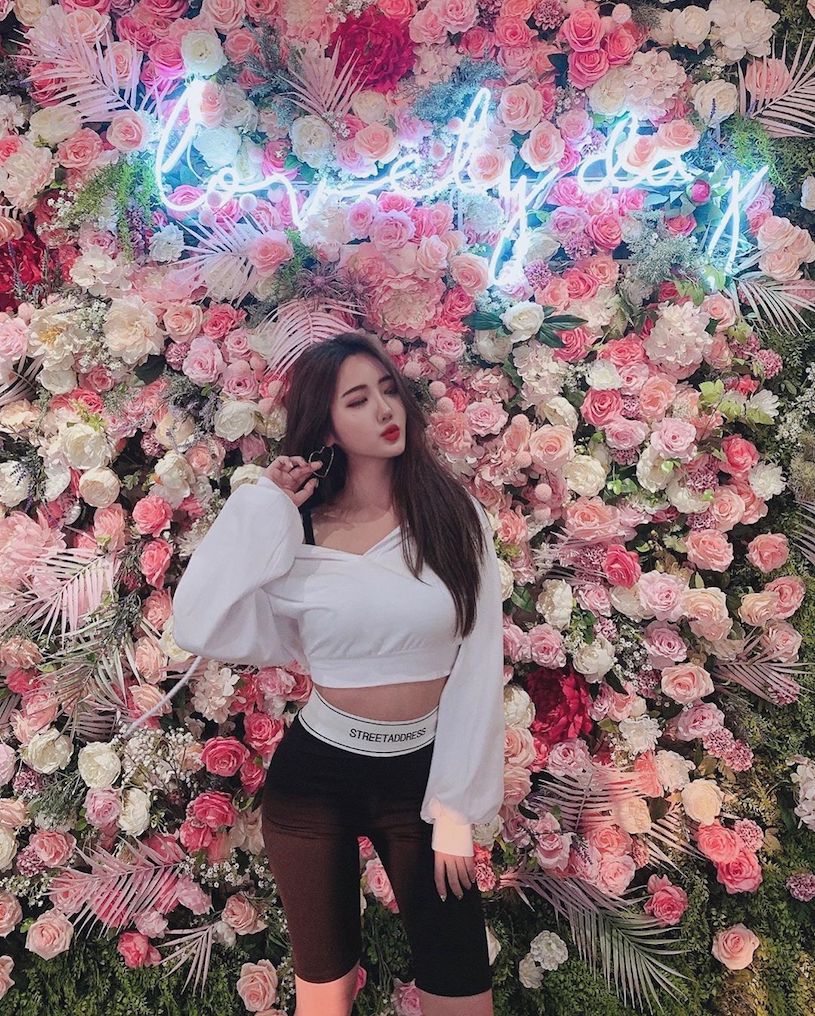 放風了！美艷正妹MODEL 윤주穿低胸小背心散步-第1章-图片18