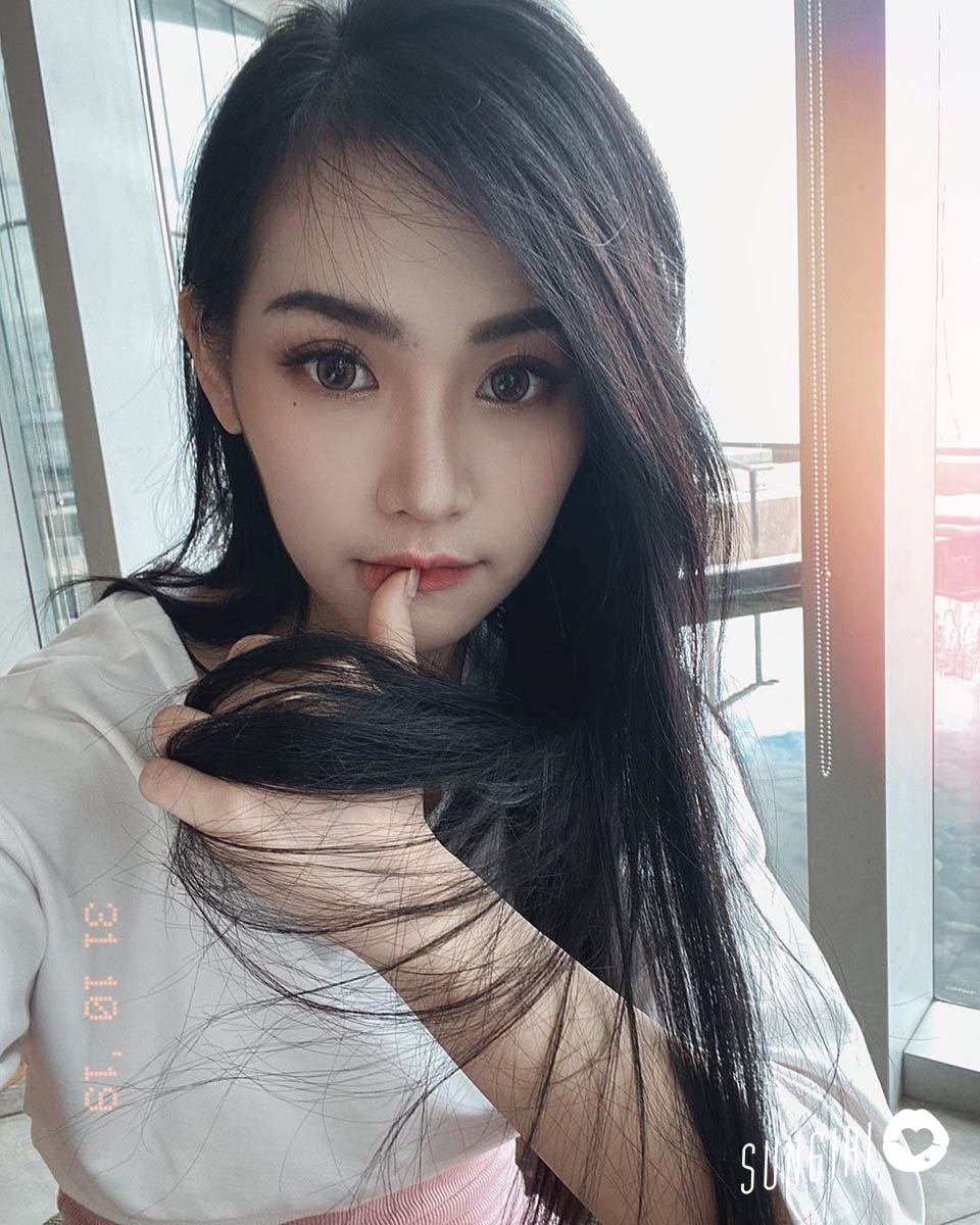 Hsinlin, as if surprised Angelababy, pink jacket with snow milk, smiling and sweet and sweet!-第1章-图片5