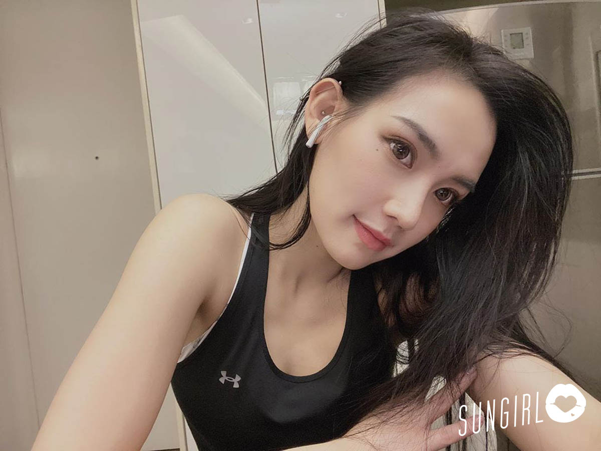 Hsinlin, as if surprised Angelababy, pink jacket with snow milk, smiling and sweet and sweet!-第1章-图片7