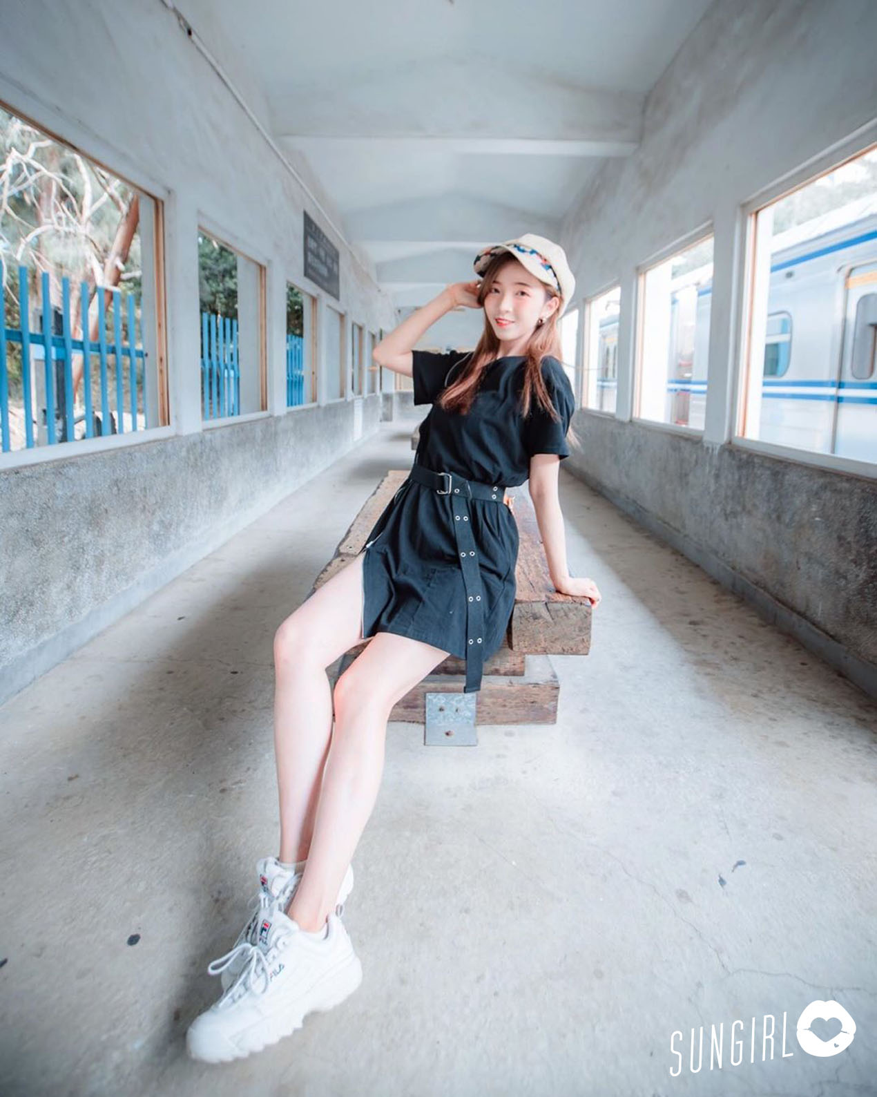Sweet, sexy long legs out of my sister shoot new pet!-第1章-图片11