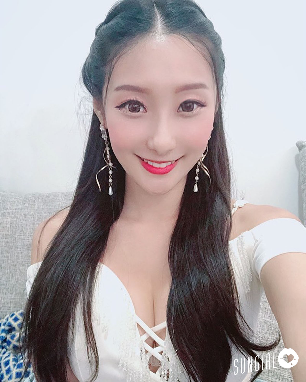 Wu Chuan, fibrous long legs make people rebellion really want to lick and bite her.-第1章-图片1