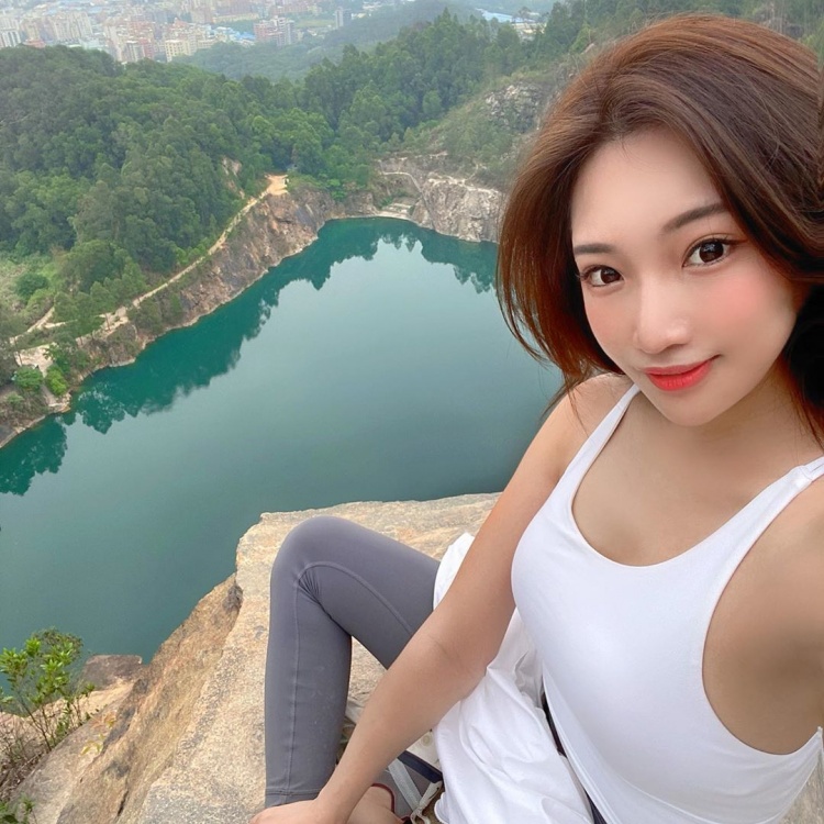 正妹釣魚照片的蜜臀曲線實在太迷人了-第1章-图片8