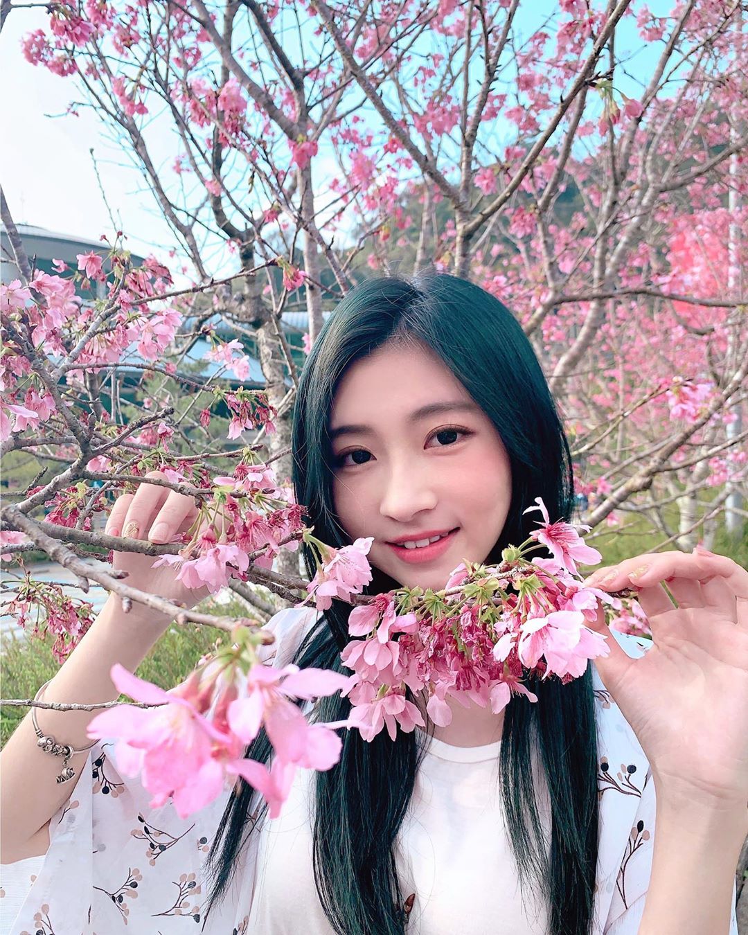 Large-eyed smile, fresh and charming breath fascinates.-第1章-图片1