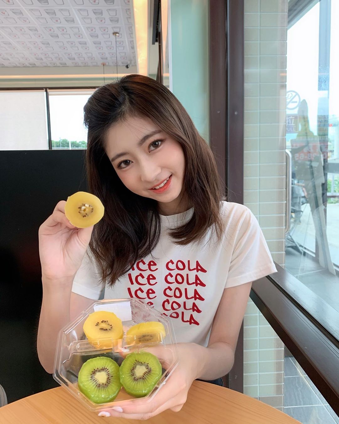 Large-eyed smile, fresh and charming breath fascinates.-第1章-图片8