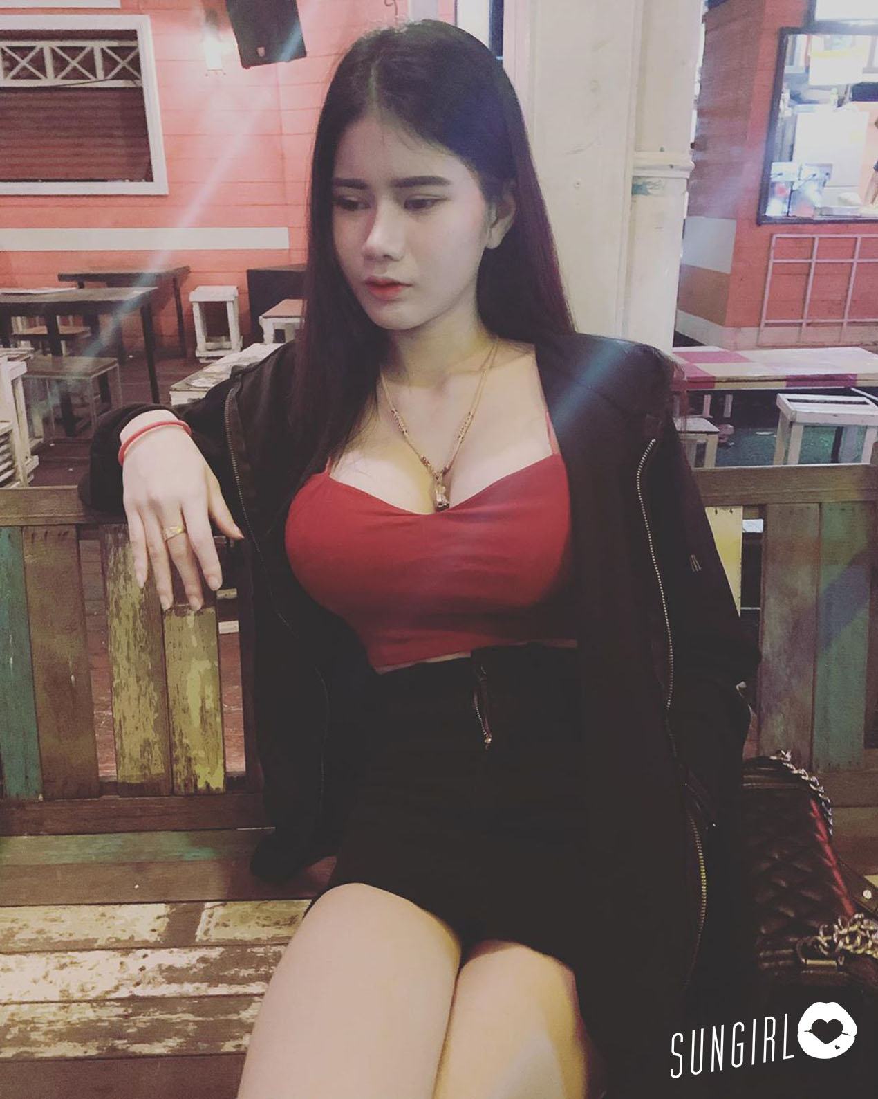 泰國正妹 Paween Phasri、泰國天氣炎熱 不穿衣服上街對她來說是基本！-第1章-图片4