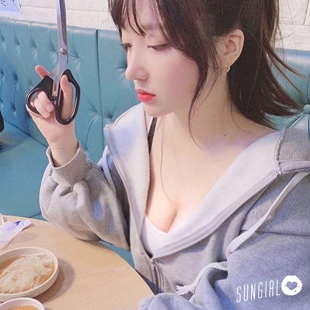 유뎅e、韓國性感大姊姊今天來挑戰你的視覺極限露成這樣好想抓爆啊!-第1章-图片2