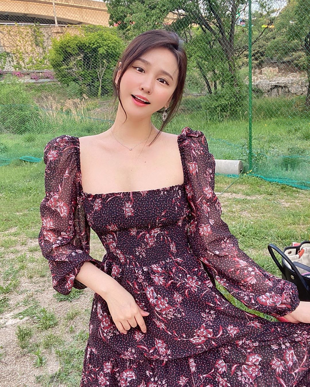 網美穿成這麼性感你受得了嗎?-第1章-图片10