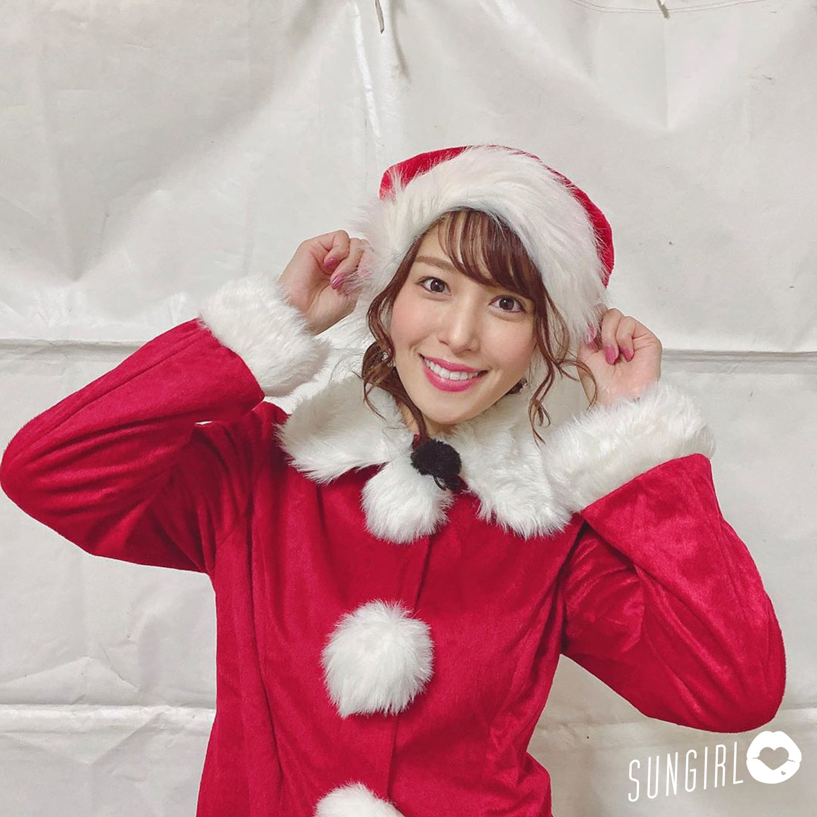 鷲見玲奈、女主播緊身針織衫打乒乓球胸前的球劇烈搖晃!-第1章-图片1