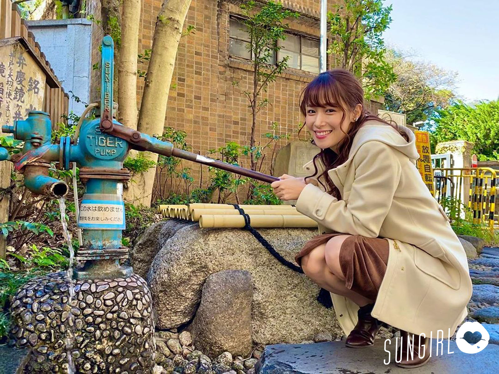 鷲見玲奈、女主播緊身針織衫打乒乓球胸前的球劇烈搖晃!-第1章-图片5