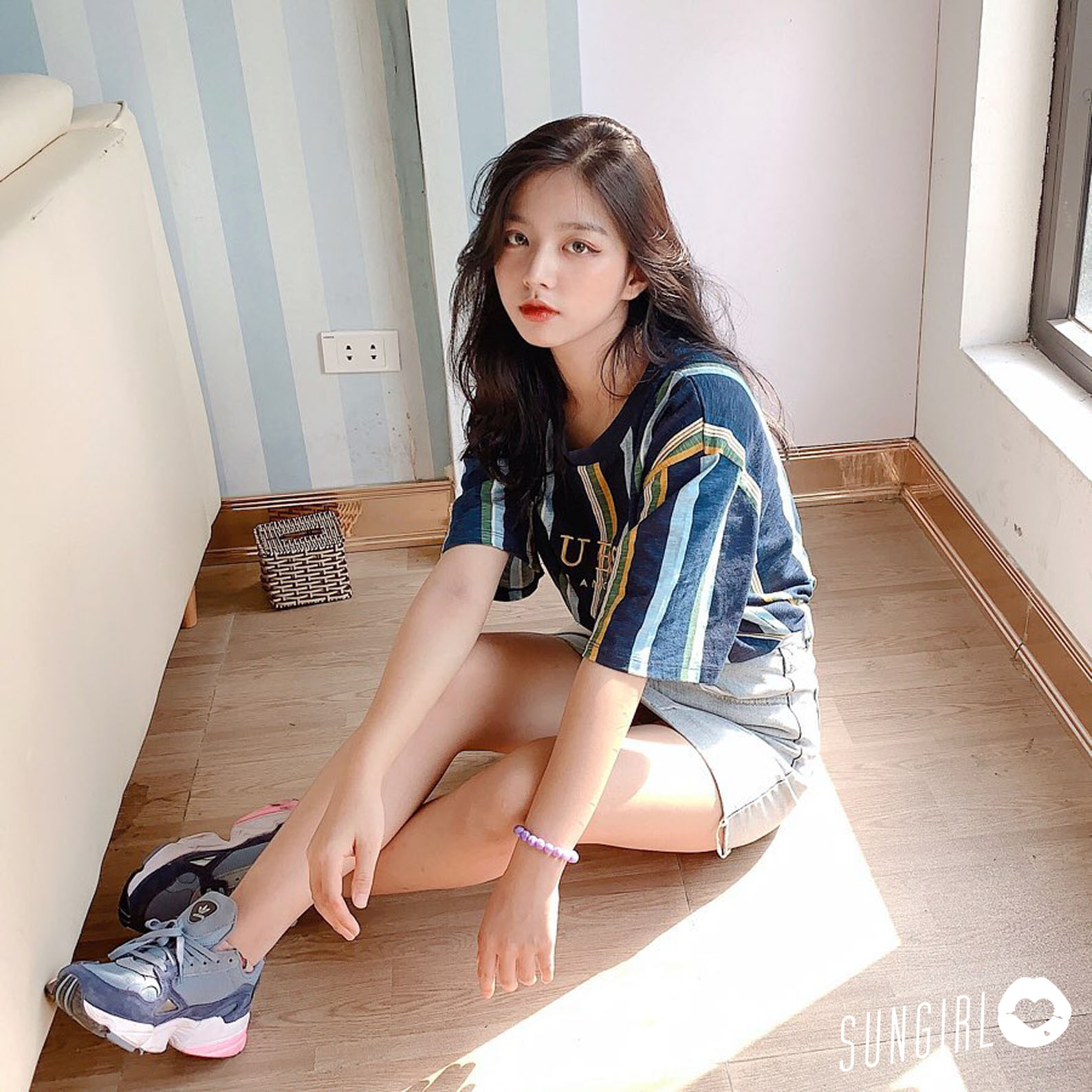 Phan Hằng、越南正妹開學典禮被偷拍仙氣逼人引發網友瘋傳-第1章-图片6