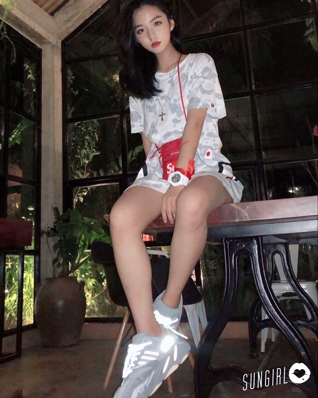 Phan Hằng、越南正妹開學典禮被偷拍仙氣逼人引發網友瘋傳-第1章-图片12