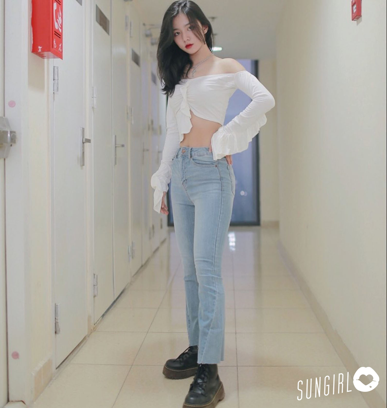 Phan Hằng、越南正妹開學典禮被偷拍仙氣逼人引發網友瘋傳-第1章-图片10