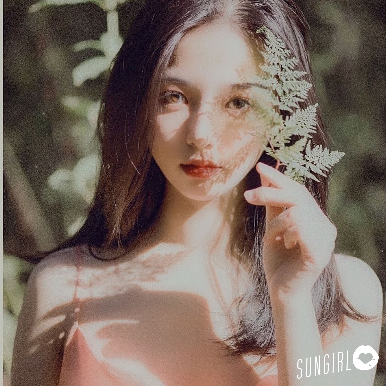 Phan Hằng、越南正妹開學典禮被偷拍仙氣逼人引發網友瘋傳-第1章-图片13