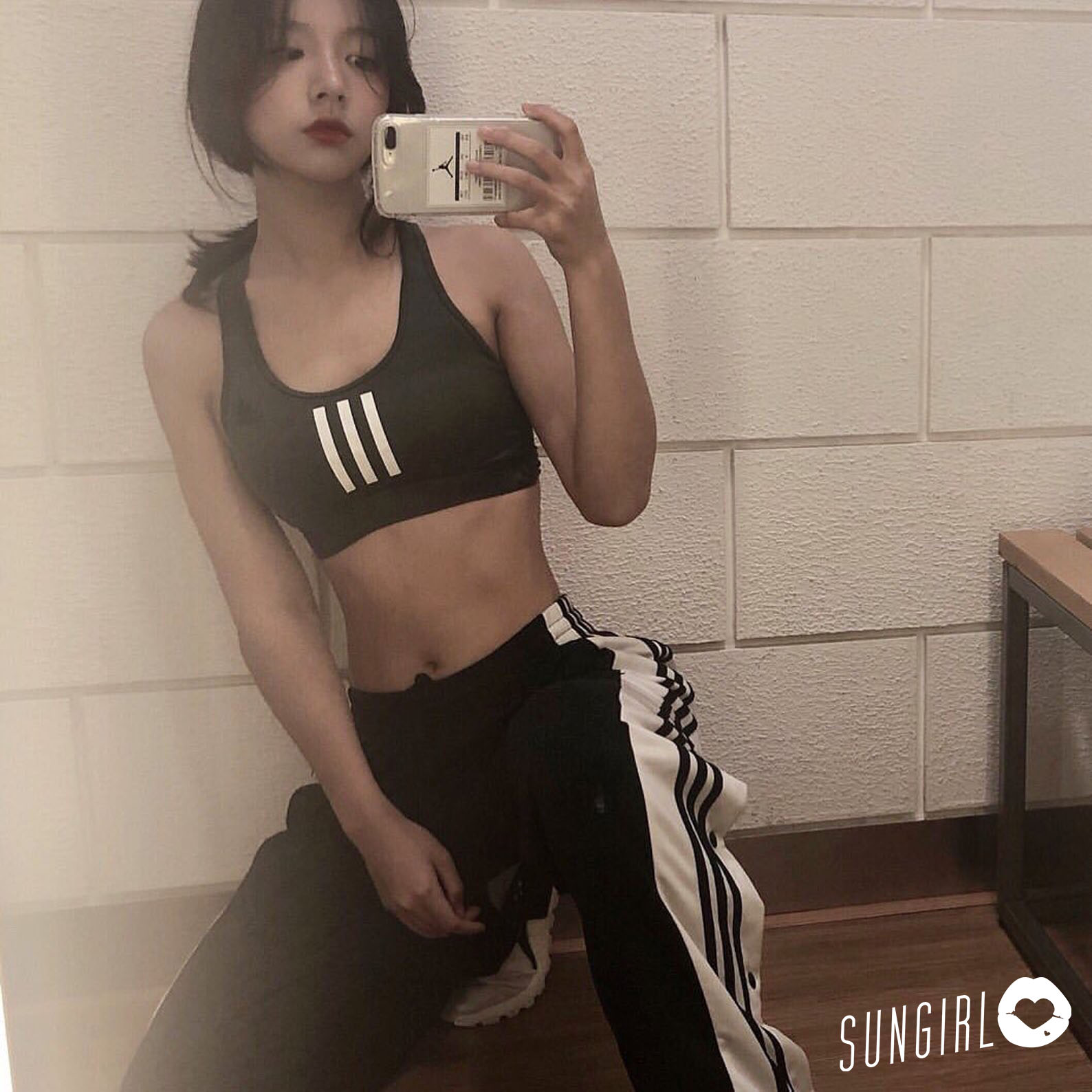 Phan Hằng、越南正妹開學典禮被偷拍仙氣逼人引發網友瘋傳-第1章-图片14