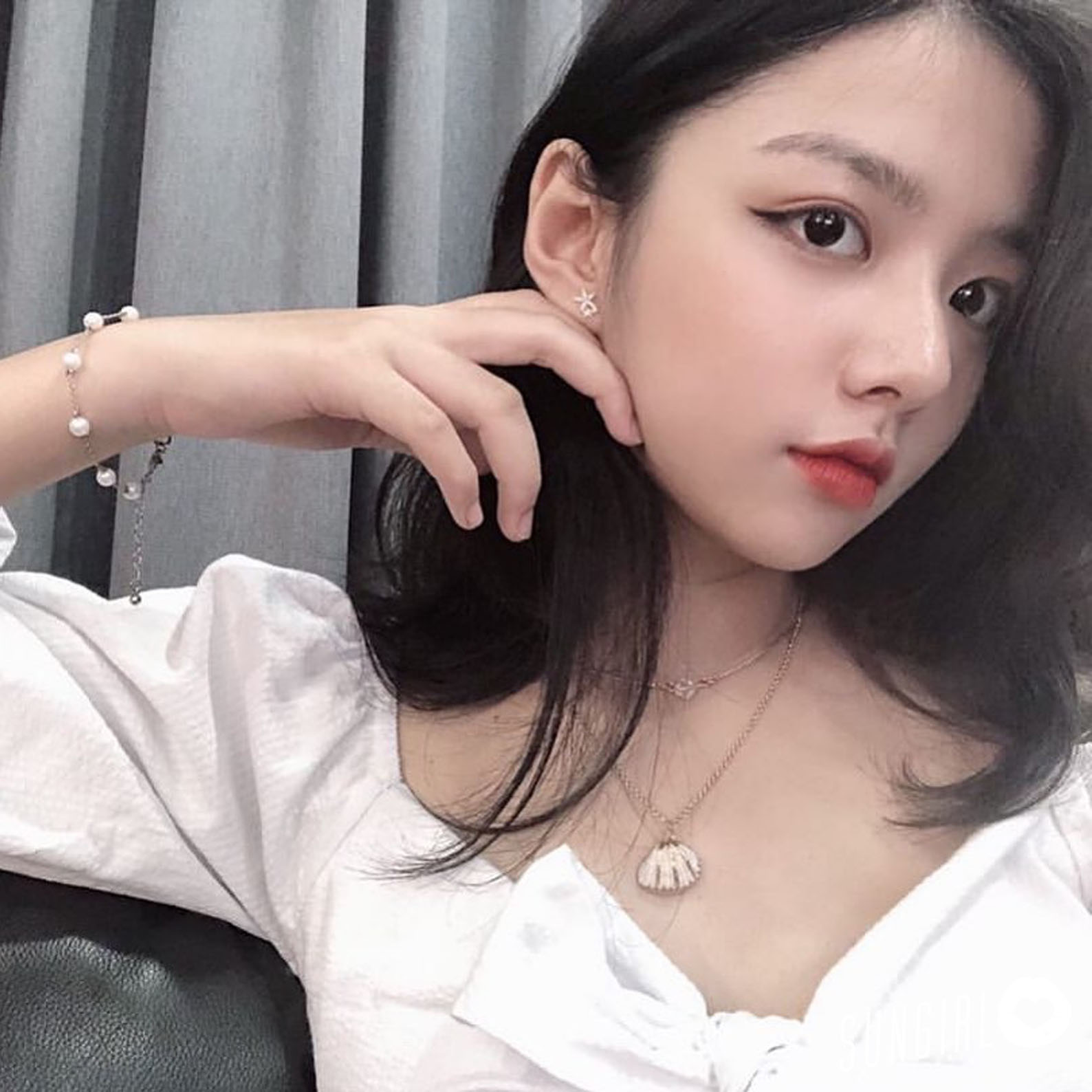 Phan Hằng、越南正妹開學典禮被偷拍仙氣逼人引發網友瘋傳-第1章-图片15