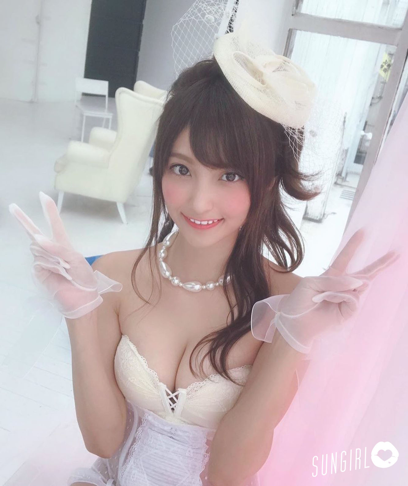 護花咲れあ、甜美牙醫助理玩抖音爆紅出寫真!-第1章-图片13