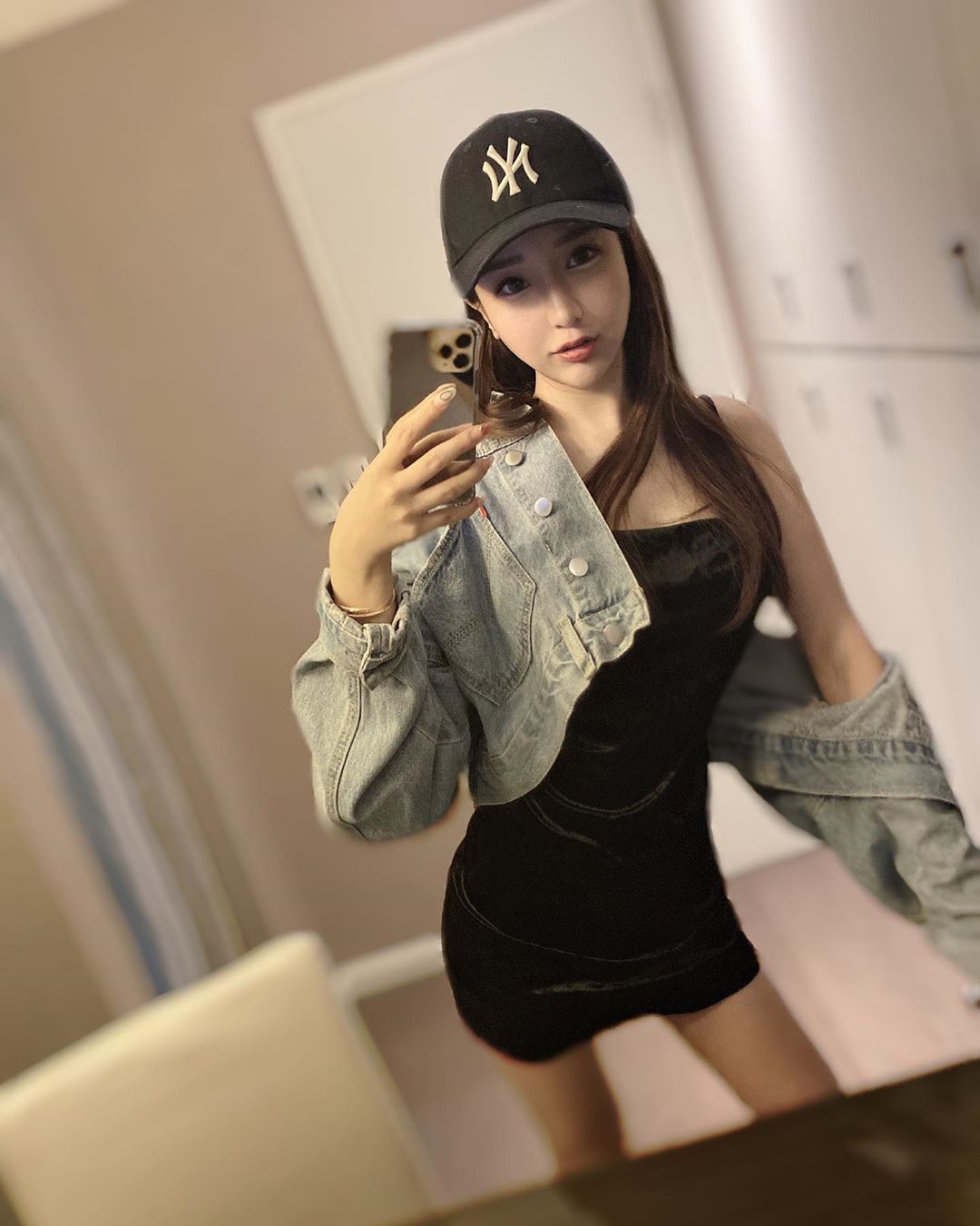 Janeouyang looks as if his breasts are broken.-第1章-图片15