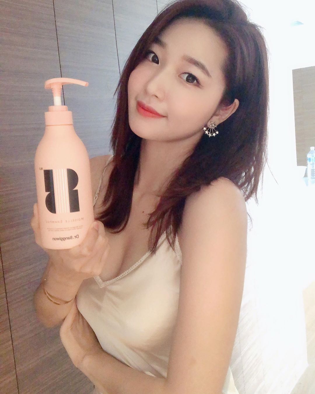 正妹凸顯性感螞蟻腰身材好到不行ㄟ-第1章-图片5