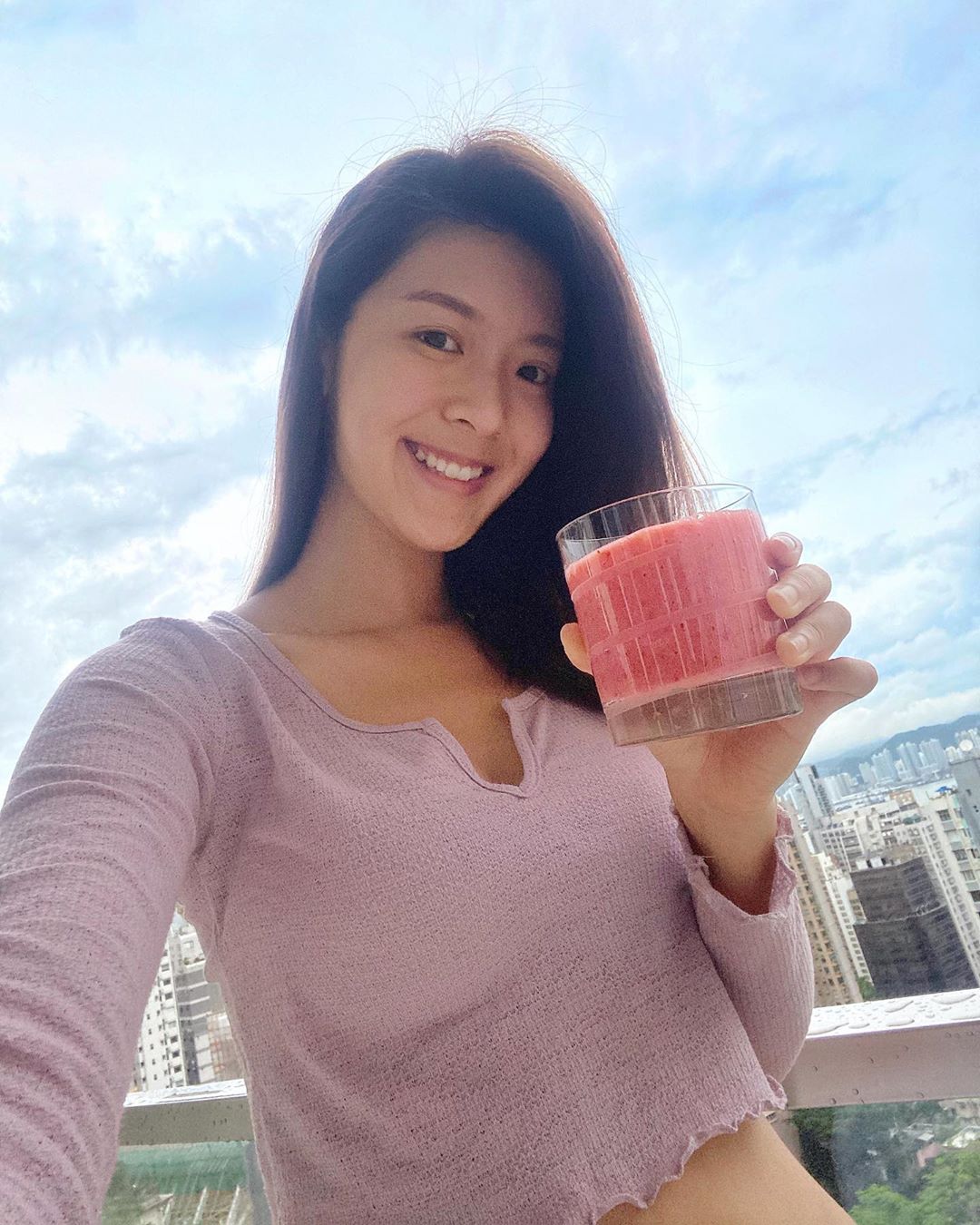 火辣泳裝照遭譏「象腿」 甜美女星高EQ神回全場讚爆-第1章-图片6