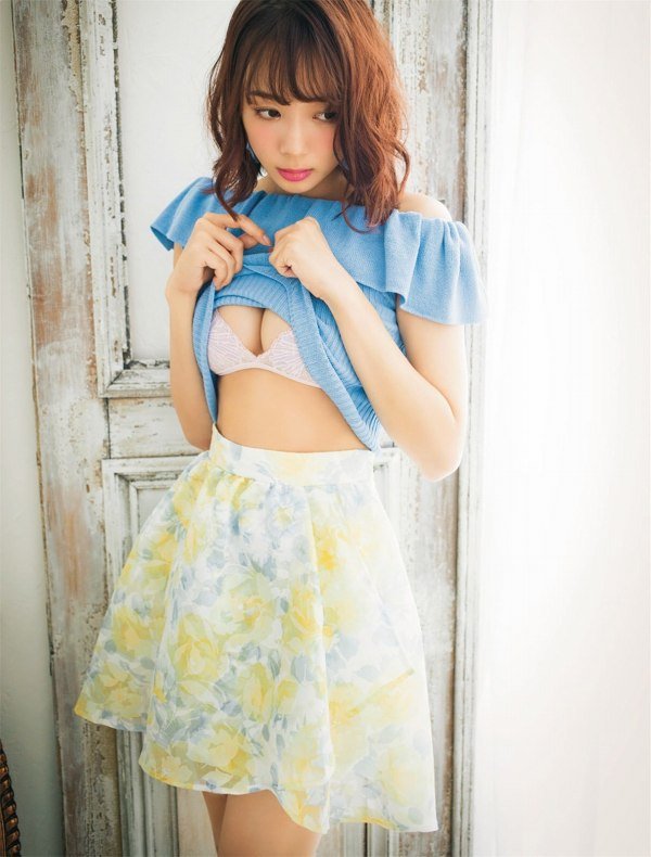 岡田紗佳、ナイスバディなグラドル雀士のGカップ巨乳を揉んでるヤツがいる