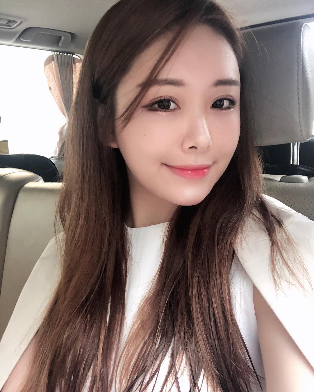 正妹小背心刷牙滴牙膏 太性感了-第1章-图片13