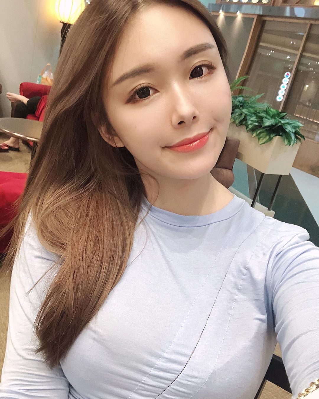 正妹小背心刷牙滴牙膏 太性感了-第1章-图片12