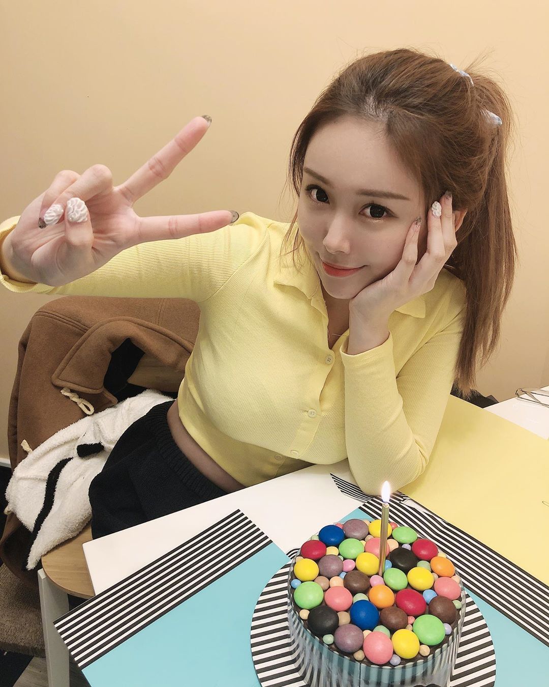 正妹小背心刷牙滴牙膏 太性感了-第1章-图片10