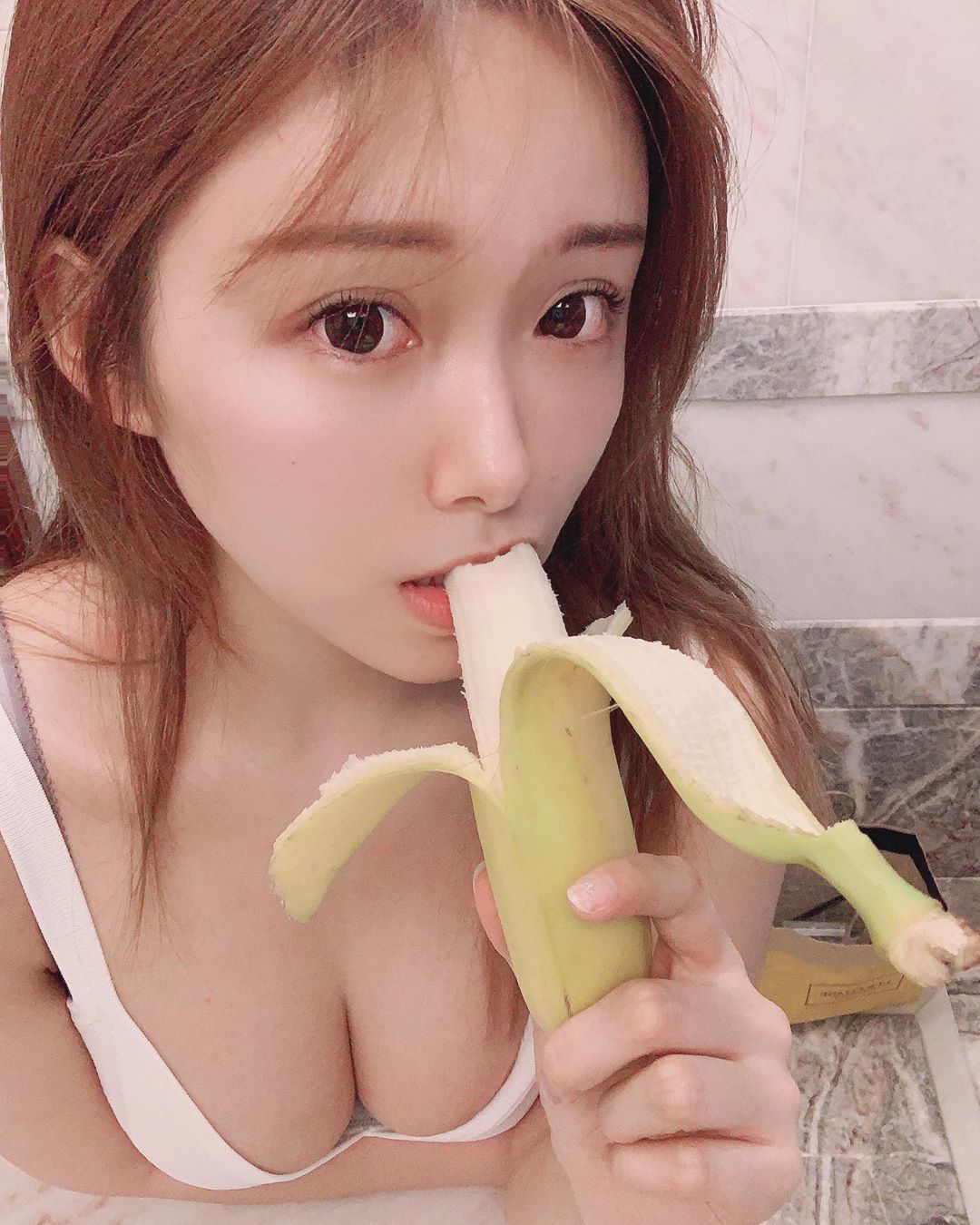 正妹小背心刷牙滴牙膏 太性感了-第1章-图片5