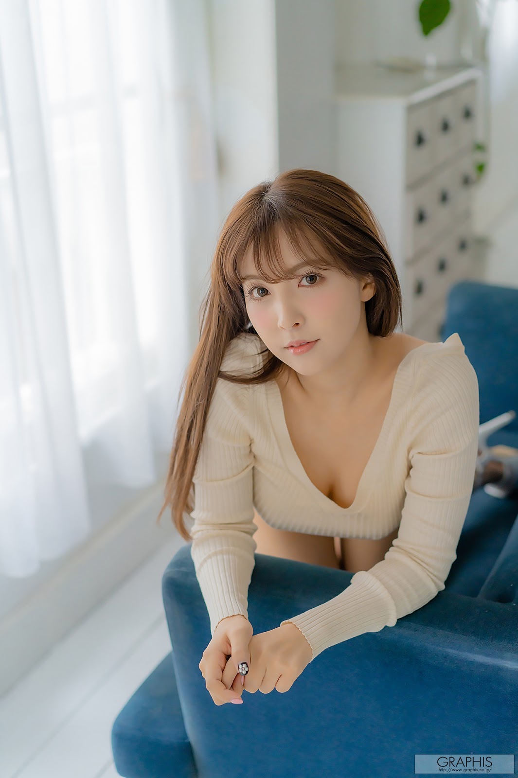 三上老師分享刷牙教學 白色性感低胸衫-第1章-图片3