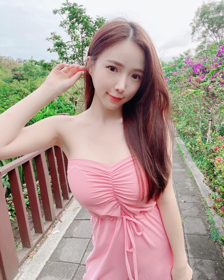 百大女DJ星蕾穿泳裝解暑　鍾愛吃士多啤梨降溫-第1章-图片13