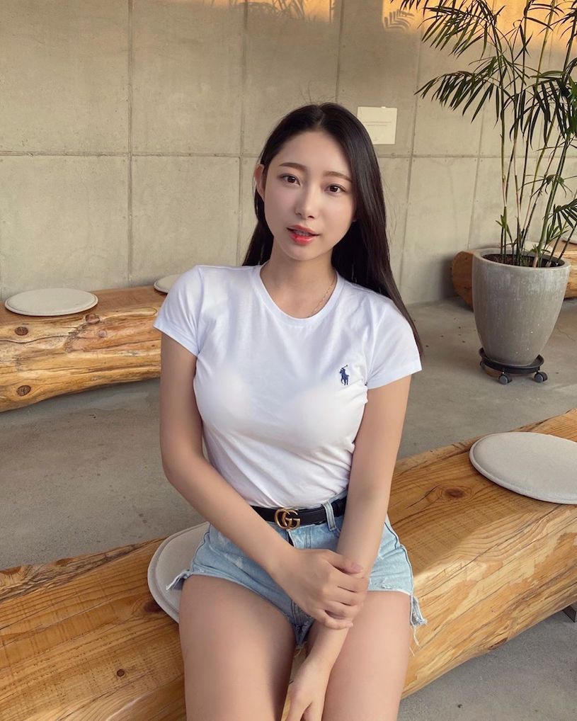 韓國超性感小姐姐「vesper」低胸小洋裝讓畫面好洶湧-第1章-图片8